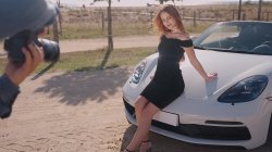 Captura de 'Hot Girls in Hot Cars - On Sale! Flash Sale' nº 32
