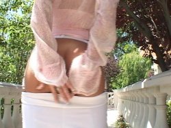 'Pumas, Cougars & M.I.L.F.s #2' screenshot nº 2
