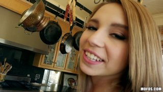 Stuffing My Horny Girlfriend Vol. 2 - Escena4 - 2