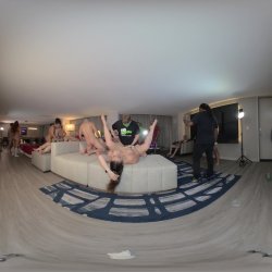 Captura de 'Cumshots Competition Gangbangs' nº 140