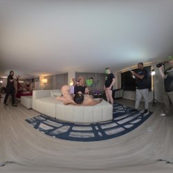Captura de 'Cumshots Competition Gangbangs' nº 4