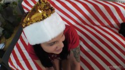 Captura de 'Pregnant Step Daughter Takes Out Her Competition On Christmas!' nº 56
