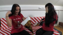 Captura de 'Pregnant Step Daughter Takes Out Her Competition On Christmas!' nº 40