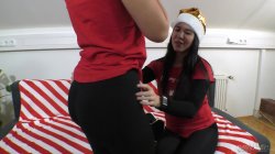Captura de 'Pregnant Step Daughter Takes Out Her Competition On Christmas!' nº 41