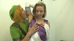 Captura de 'Legend of Zelda Breath of The Wild Ballbusting Cosplay Porn Parody with Norah Nova' nº 26