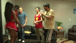 Captura de 'Black Cheerleader Gang Bang 27' nº 3