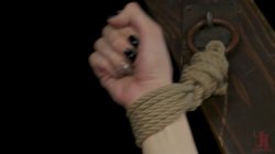 Captura de 'Daddy's Girl Casey Kisses Submits To Pierce Paris' nº 12