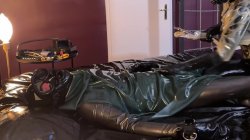 Captura de 'Ava Fetishart and Perv in Lots of Latex Part 2' nº 3