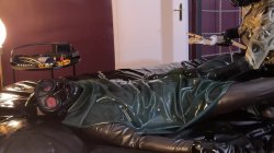 Captura de 'Ava Fetishart and Perv in Lots of Latex Part 2' nº 5