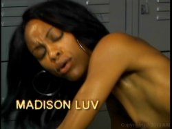 'Strap-On Valley Bitches 2' screenshot nº 5