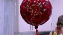 'Valentine's Day Hotwives' screenshot nº 2