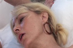 Captura de 'Cougars & Coeds 4' nº 25