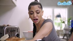 'Get the Mop! She Soaked the Kitchen' screenshot nº 54