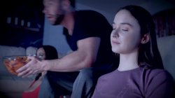 Captura de 'Party's Over, The' nº 35