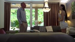 'Horny For A Grandpa' screenshot nº 5