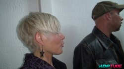 'Swapping partners with blonde women with perfect asses' screenshot nº 8