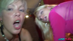 'Swapping partners with blonde women with perfect asses' screenshot nº 86