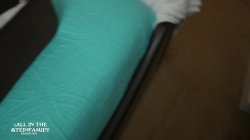Captura de 'Big Ass MILF Step Mom Makes Me Stay' nº 4