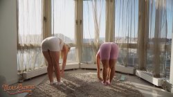 'Yoga Vixens Go Limber For Tongue And Toy Pleasure!' screenshot nº 5