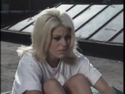 Captura de 'Topless Brain Surgeons' nº 44