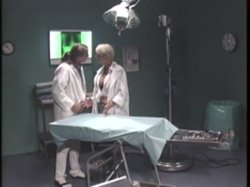 Captura de 'Topless Brain Surgeons' nº 5