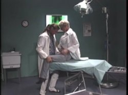 Captura de 'Topless Brain Surgeons' nº 6
