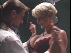Captura de 'Topless Brain Surgeons' nº 7
