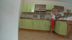'Slutty Teen Joanna Takes It in POV' screenshot nº 3