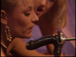 Captura de '69 Scenes: Lesbian Orgies' nº 25