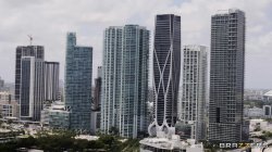 'MILFs Take Miami' screenshot nº 46