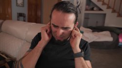 Captura de 'Cuck My Pretty Wife' nº 32