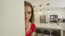 Captura de 'Cuck Hunter - Horny Wife Erin Everheart Seduces Big Dick Cuckold' nº 31