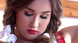 Captura de 'Busty Schoolgirls (2-Disc)' nº 1