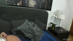 Captura de 'Honour May Squirts, Eat Ass And Gets A Creampie In Front Of Her Stepdad!' nº 4