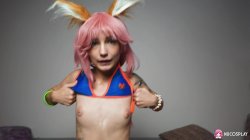 Captura de 'Young Furry Slut, Tea Mint, Fucks Herself With a Glass Dildo' nº 18
