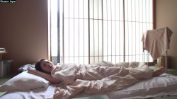 Captura de 'A Wife Feeling Free and Uninhibited On a Getaway to the Hot Springs' nº 10