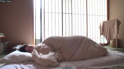 Captura de 'A Wife Feeling Free and Uninhibited On a Getaway to the Hot Springs' nº 18