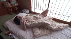 Captura de 'A Wife Feeling Free and Uninhibited On a Getaway to the Hot Springs' nº 4