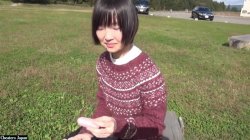 Captura de 'Daytime Outdoor Humiliation Play' nº 9