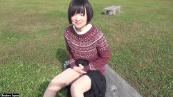 Captura de 'Daytime Outdoor Humiliation Play' nº 14