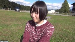 Captura de 'Daytime Outdoor Humiliation Play' nº 2