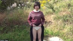 Captura de 'Daytime Outdoor Humiliation Play' nº 25
