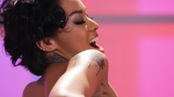 Captura de 'Loving Myself' nº 13