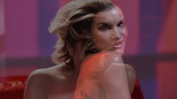 Captura de 'Loving Myself' nº 3