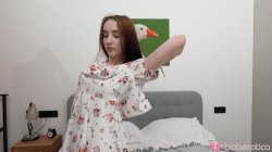 Captura de 'Busty Nymph Polly Yangs In A Solo Lovemaking Session' nº 24
