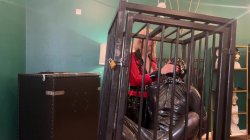 'Davina Dust and Lucy Put Perv in the Hanging Cage' screenshot nº 40