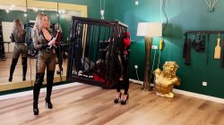 'Davina Dust and Lucy Put Perv in the Hanging Cage' screenshot nº 47