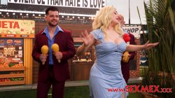 'Leslie Gaga's Superblow Halftime Show' screenshot nº 2