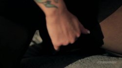 Captura de 'She's Trending' nº 17