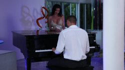 Captura de 'Next Door MILF 4' nº 2